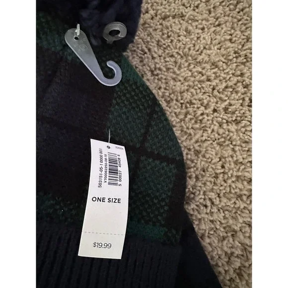 New Old Navy Plaid Hat and Scarf Set Green Blue One Size NWT winter - Picture 4 of 7